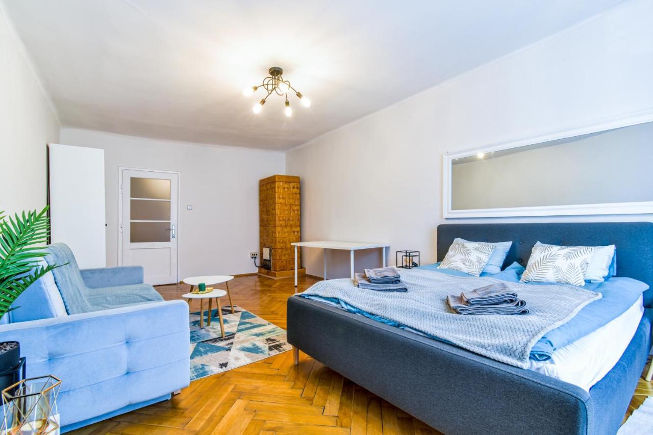 Royal Flats Old Town Apartment