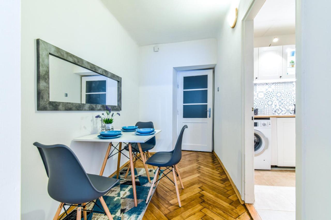 Royal Flats Old Town Apartment